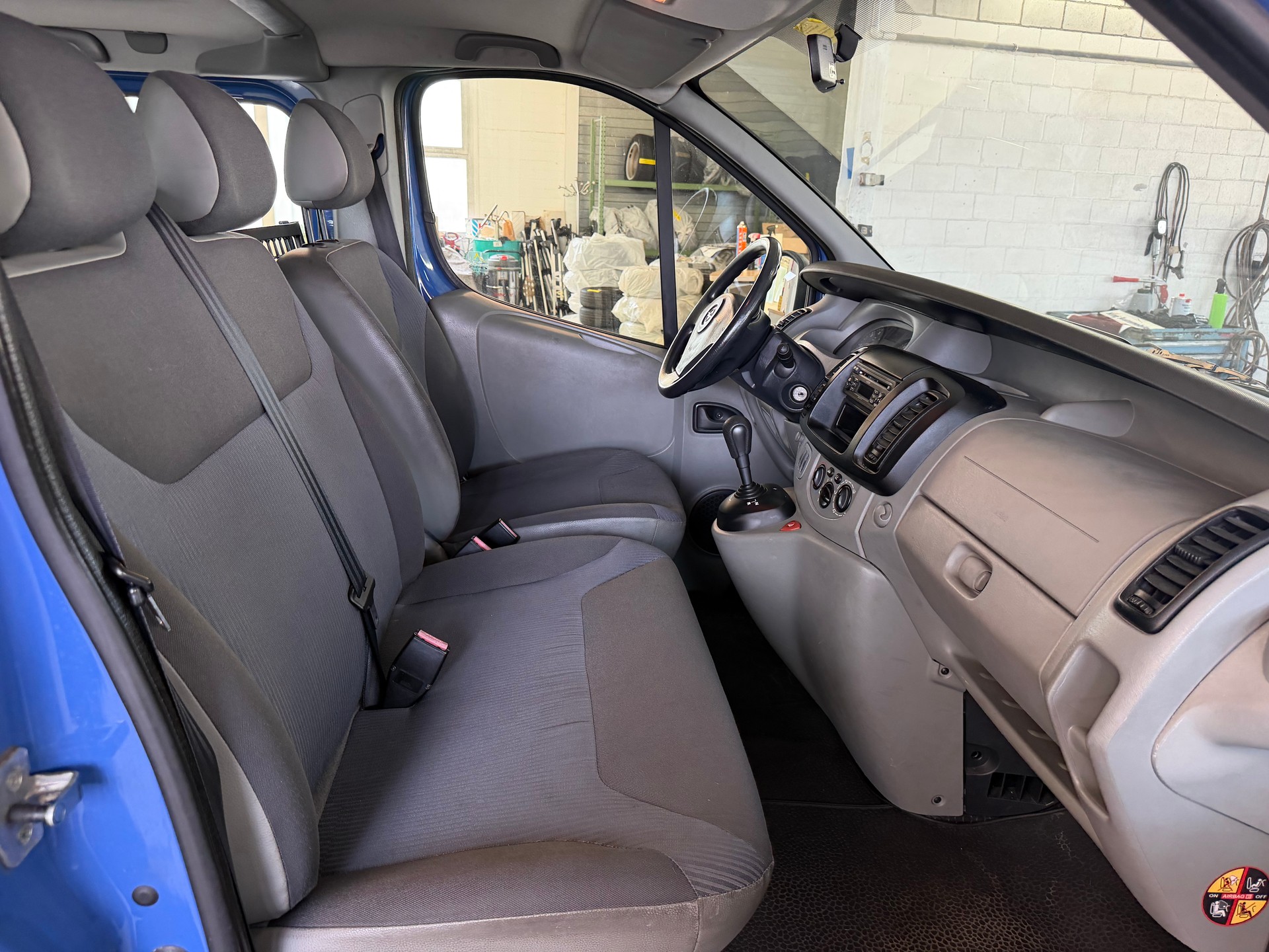 OPEL Vivaro 2.5 CDTI 2.7t L1H1 | Ab MFK 02.2024 | Zahnriemen ers. | Klima | 9-Plätzer-image-10