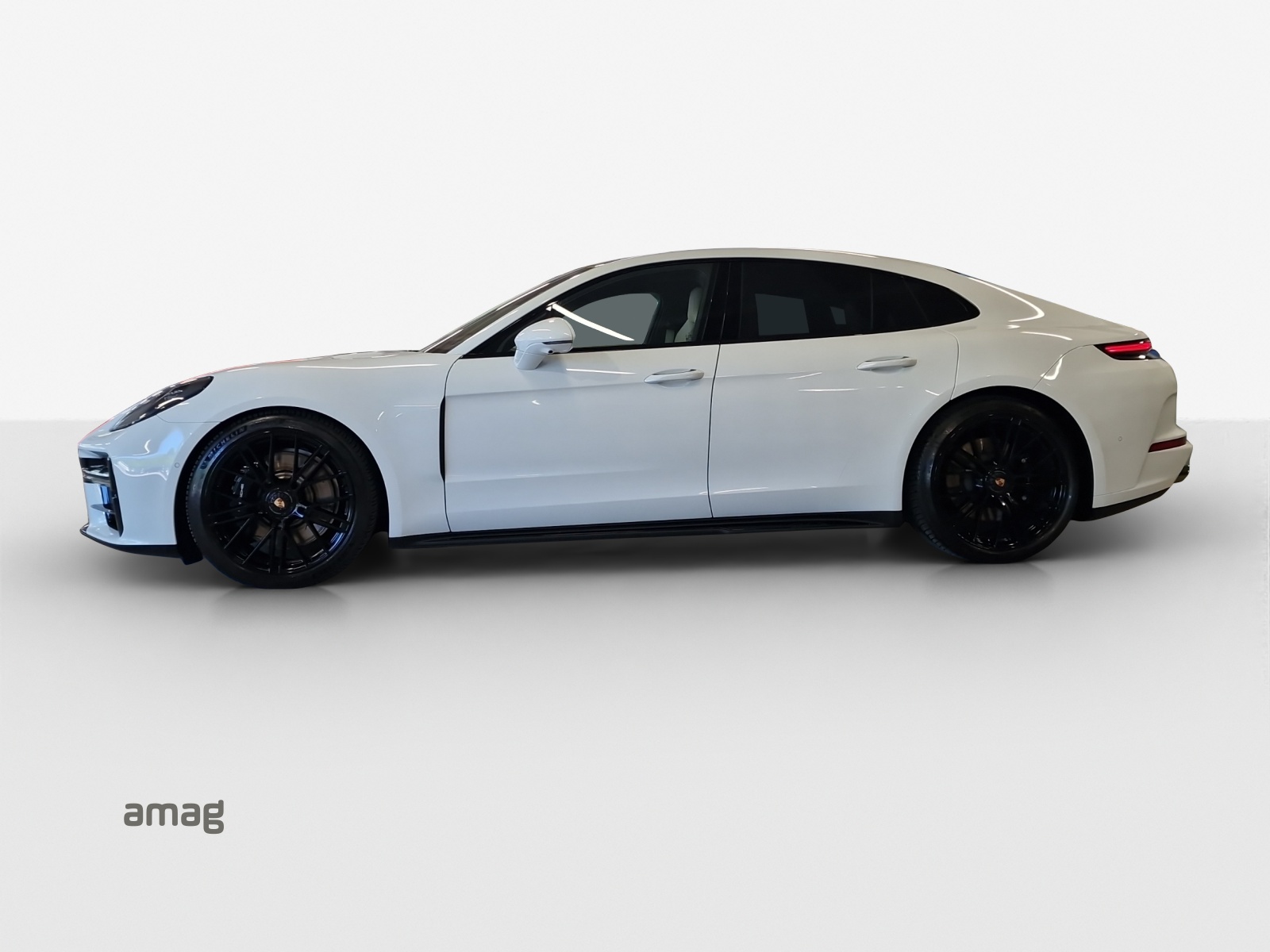PORSCHE Panamera GTS PDK-showroom-element-1