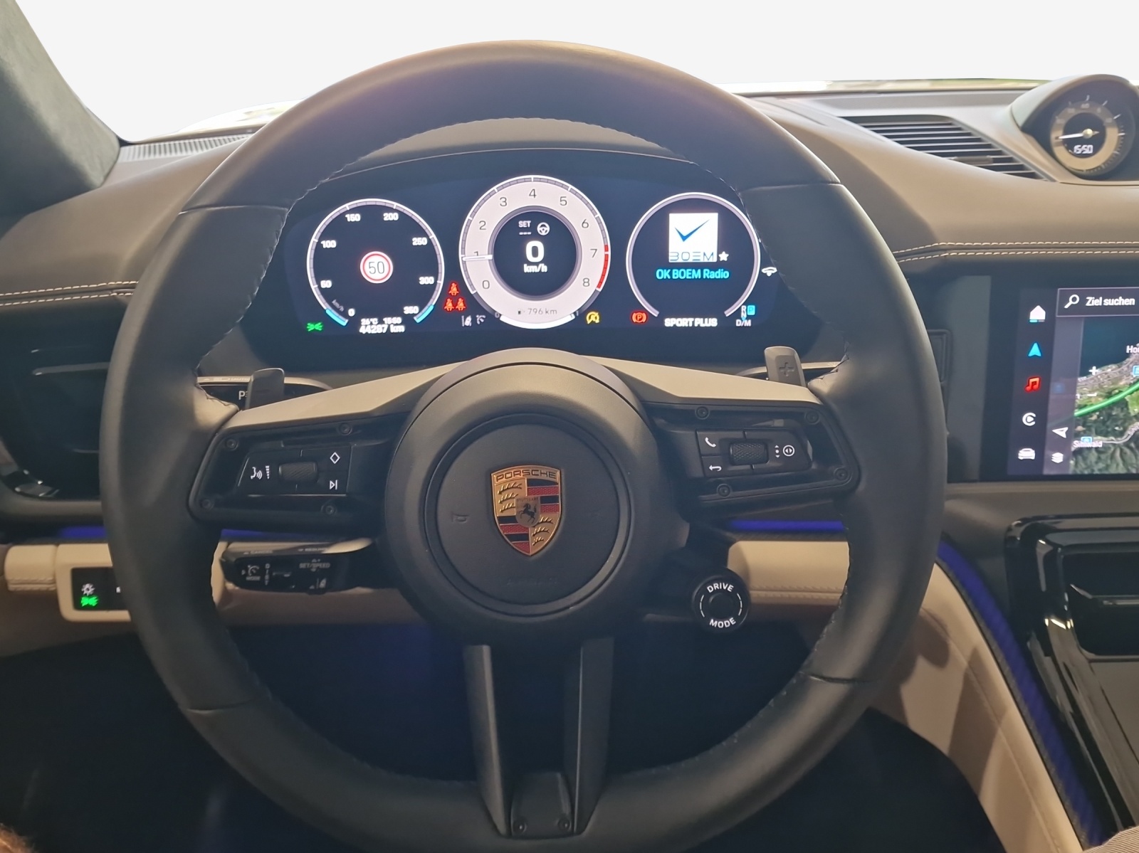 PORSCHE Panamera GTS PDK-image-9