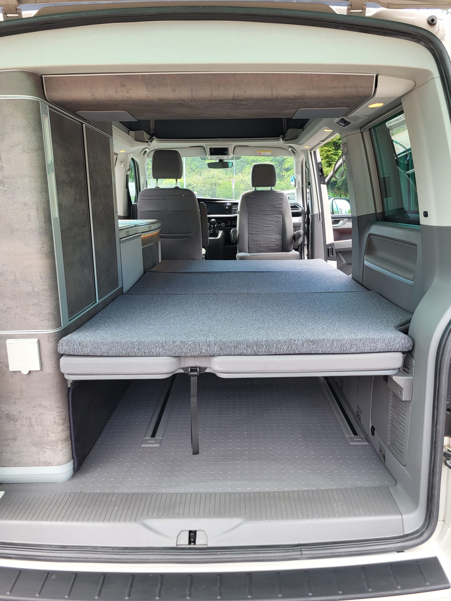 VW T6.1 OCEAN Edition Liberty-image-4