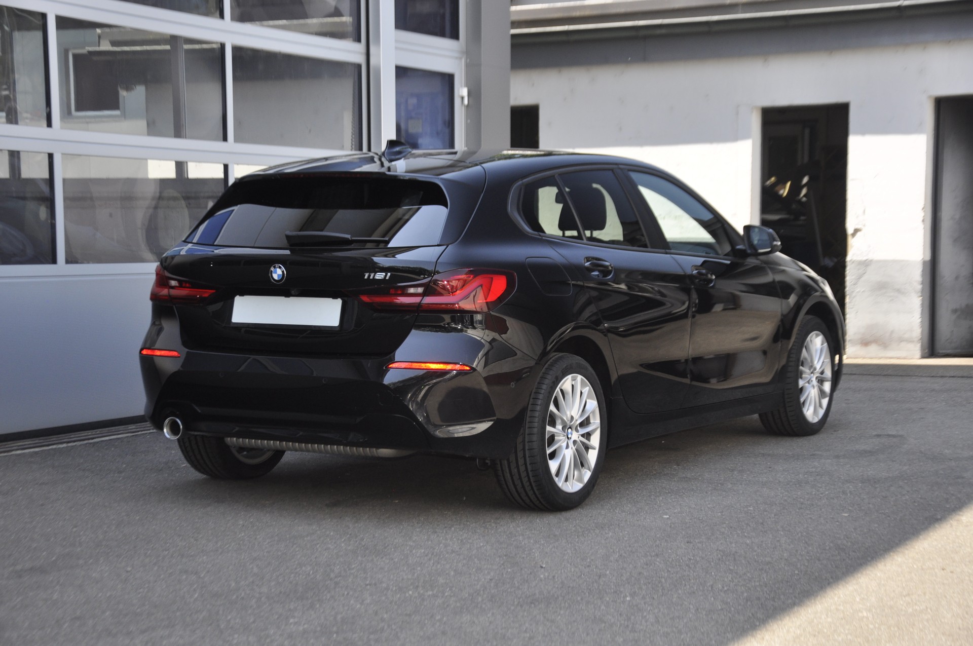 BMW 118i Steptronic-image-2