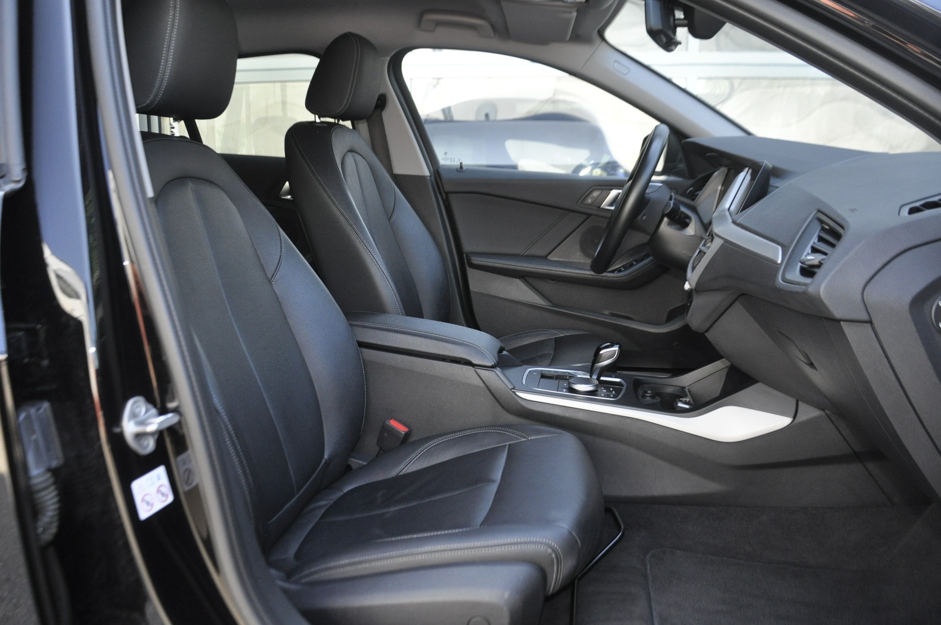 BMW 118i Steptronic-image-6