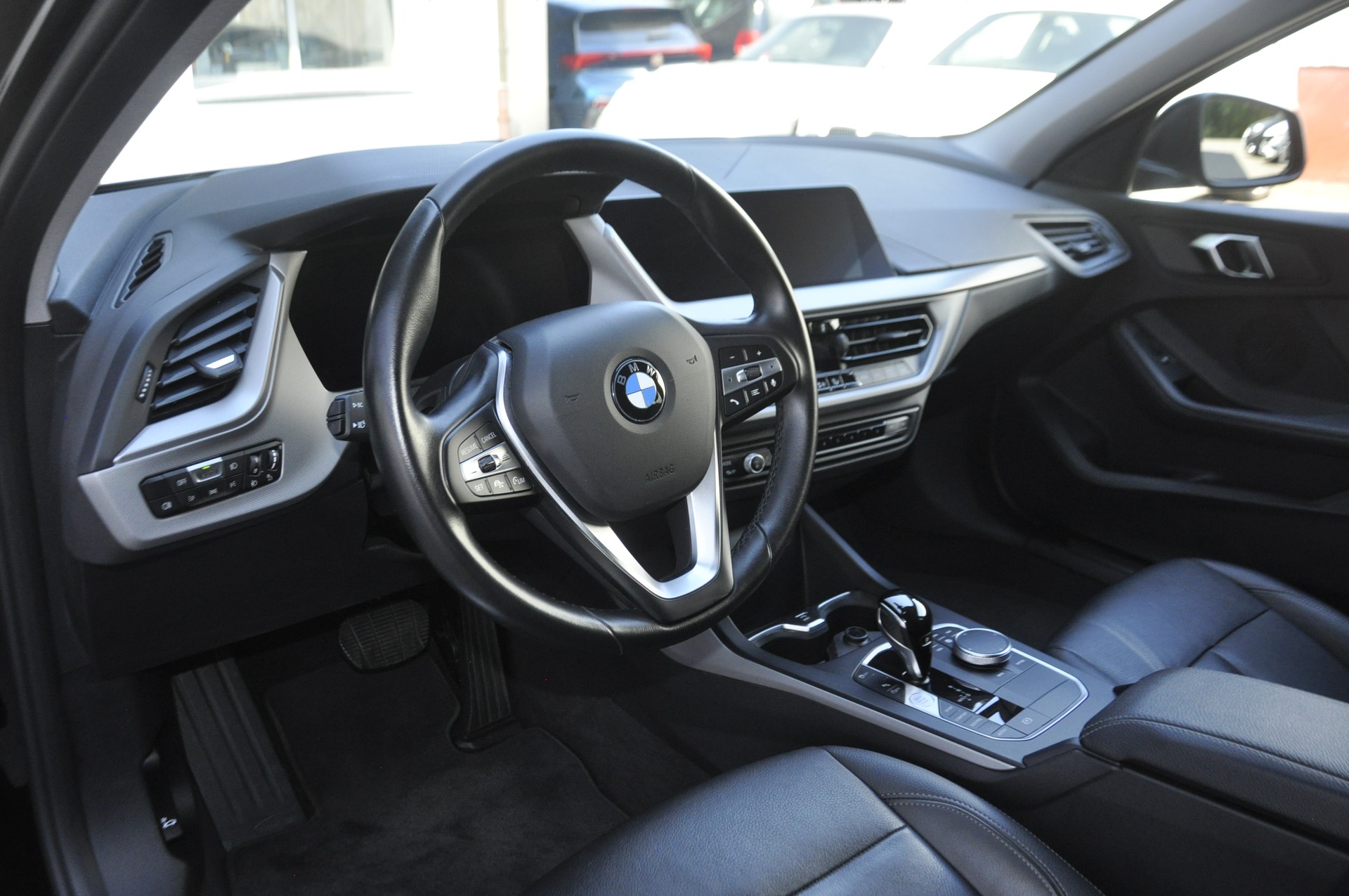 BMW 118i Steptronic-image-5