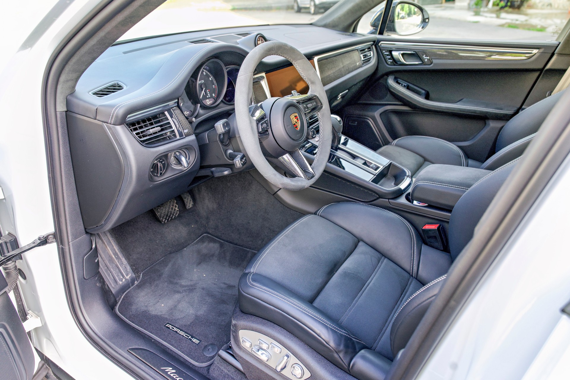 PORSCHE 2.9 V6 GTS-image-1