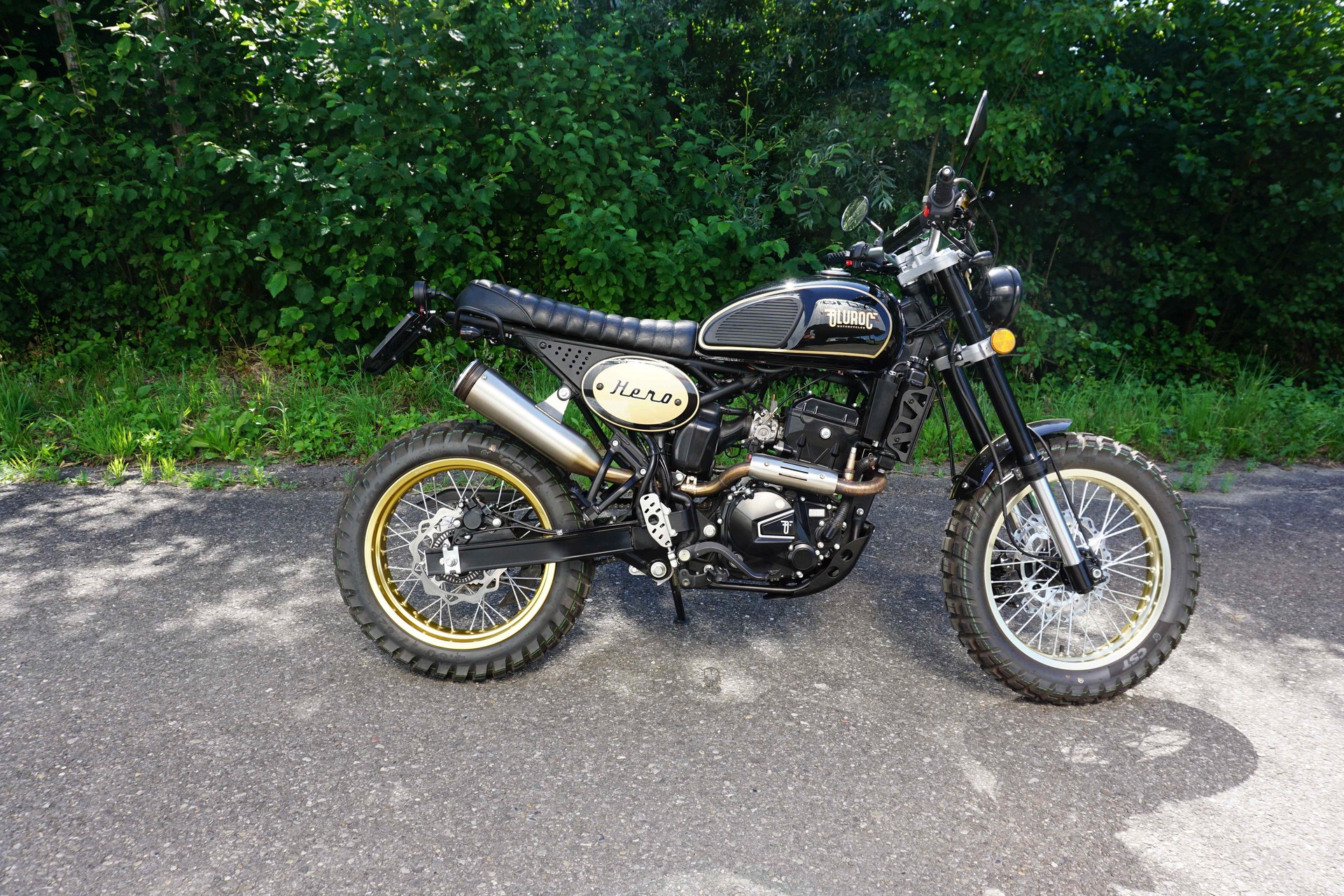 BULLIT HERO 250