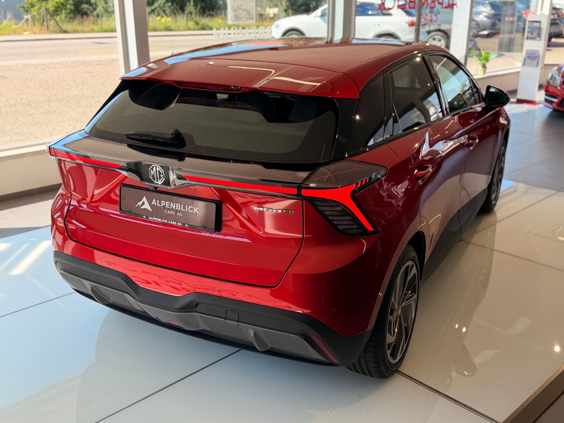 MG 4 EV 64kWh Premium-image-5
