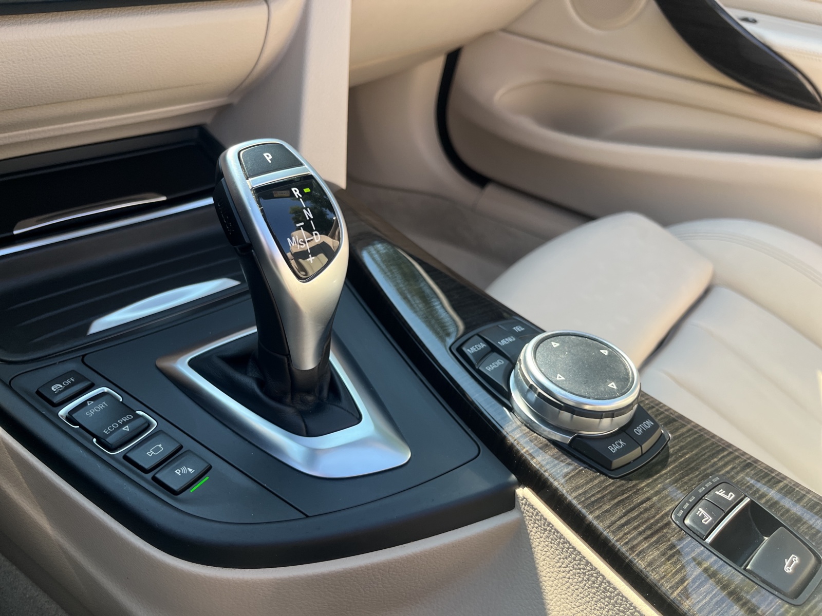 BMW 428i Cabriolet xDrive Modern Line Steptronic-image-15
