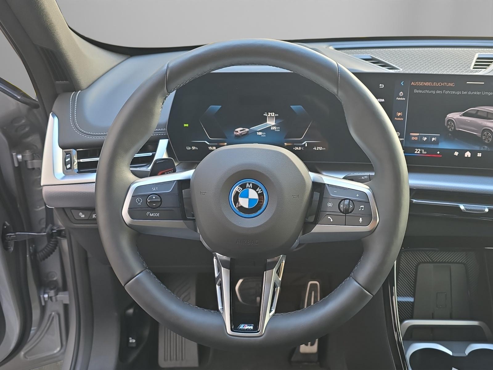 BMW iX1 30 xDrive M-Sport Paket-image-13