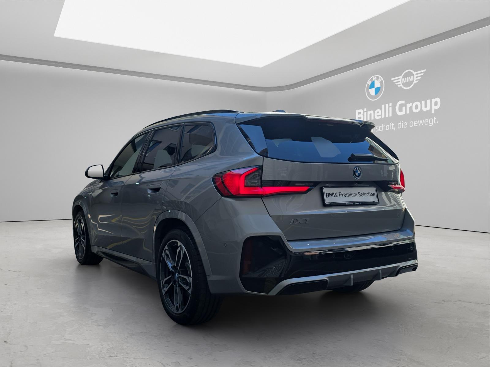 BMW iX1 30 xDrive M-Sport Paket-image-3