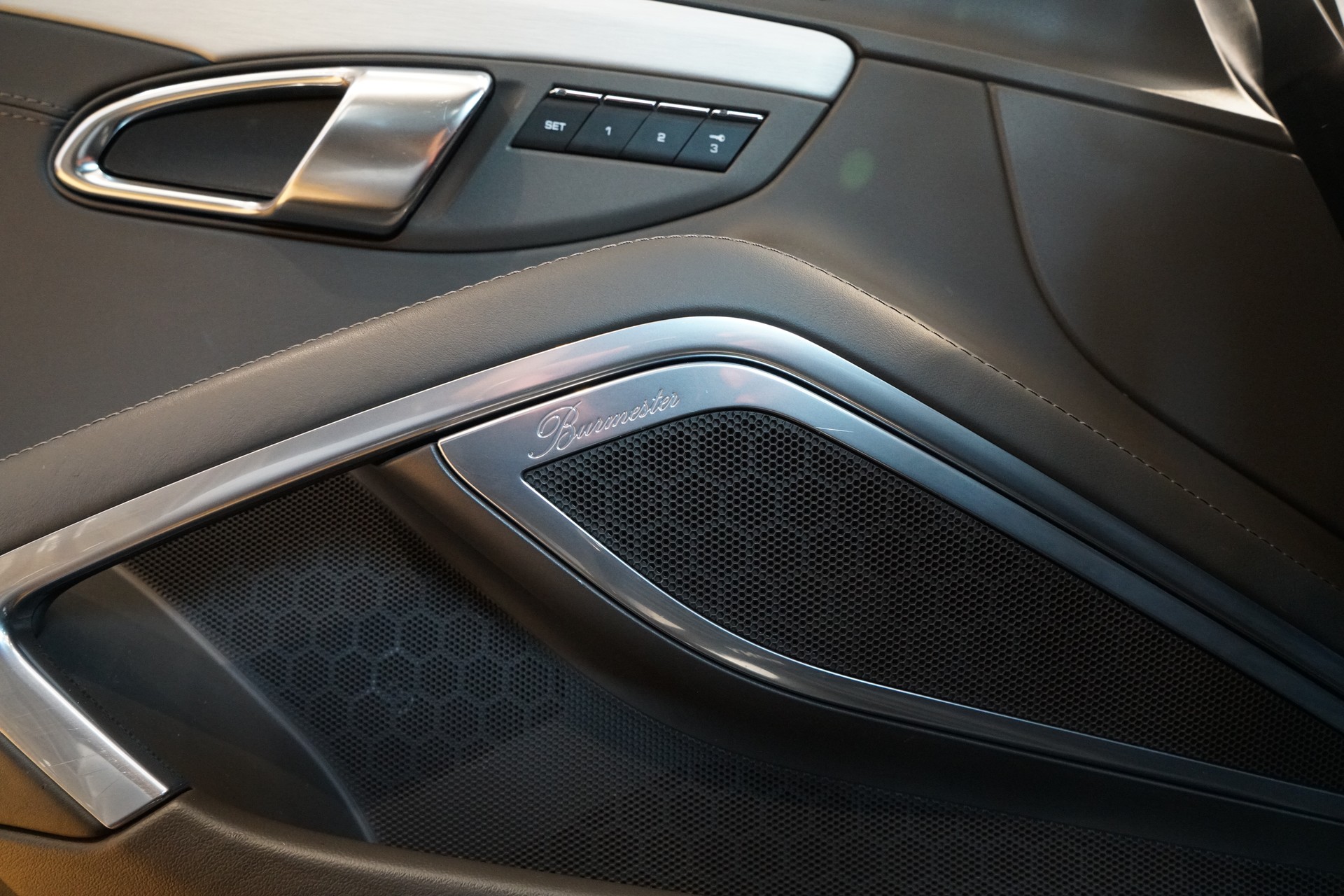 PORSCHE 911 Turbo S PDK Porsche Approved-image-16
