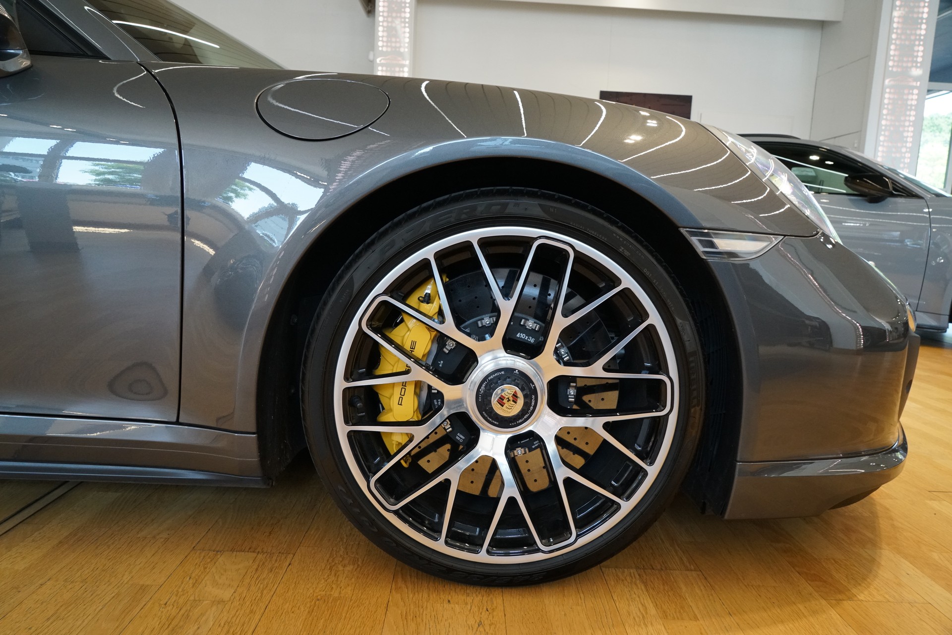 PORSCHE 911 Turbo S PDK Porsche Approved-image-3