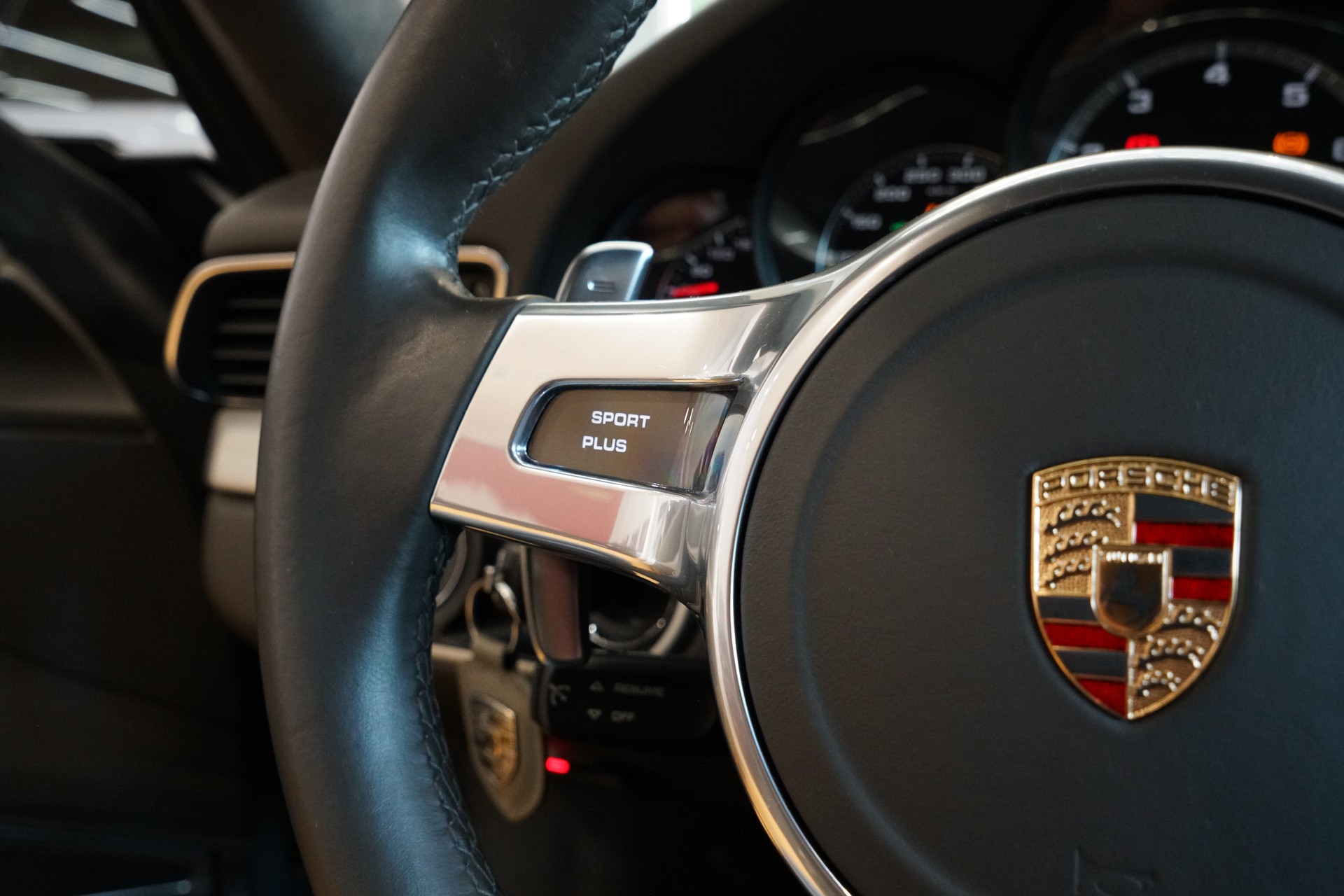 PORSCHE 911 Turbo S PDK Porsche Approved-image-17