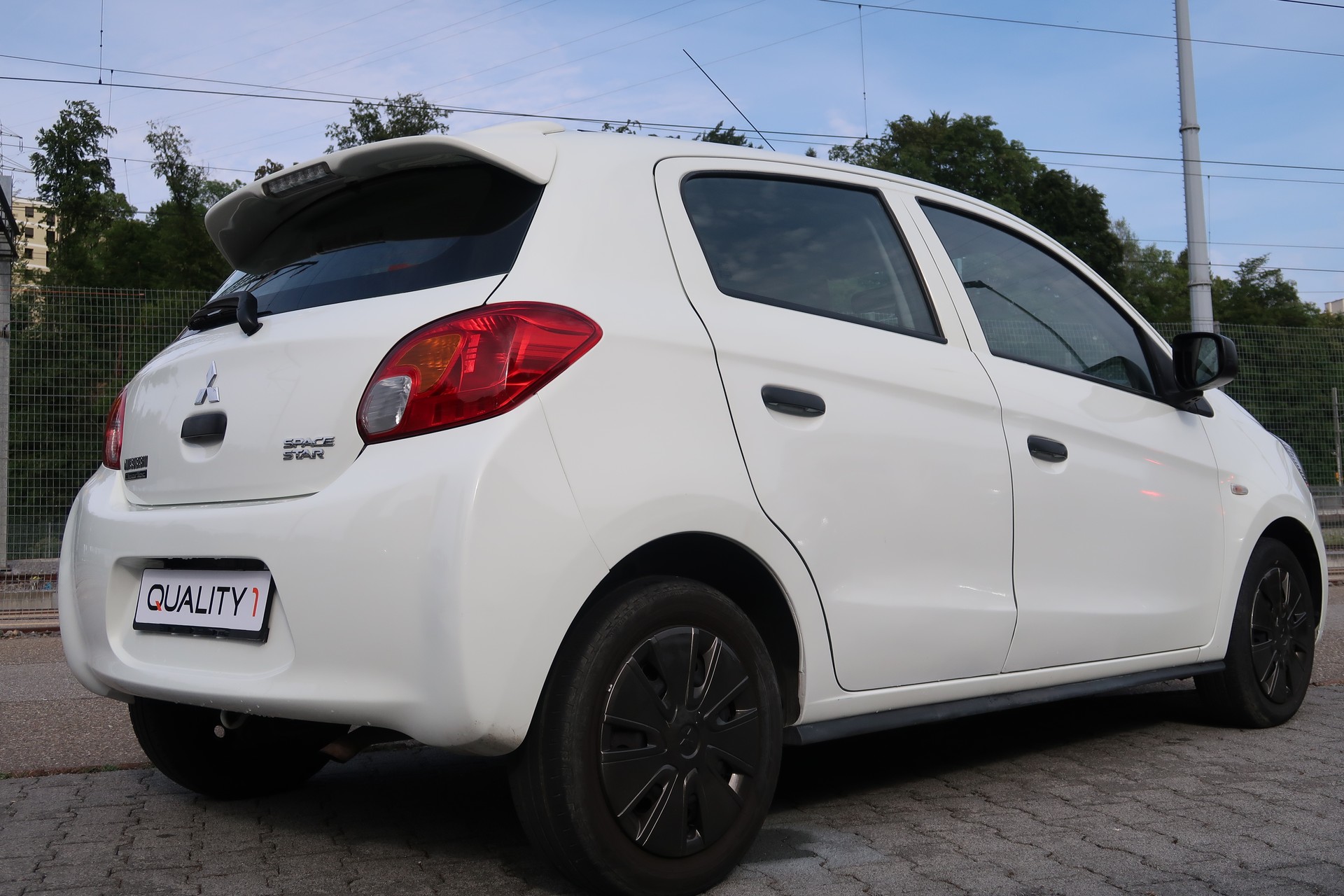 MITSUBISHI Space Star 1.0 Inform-showroom-element-3