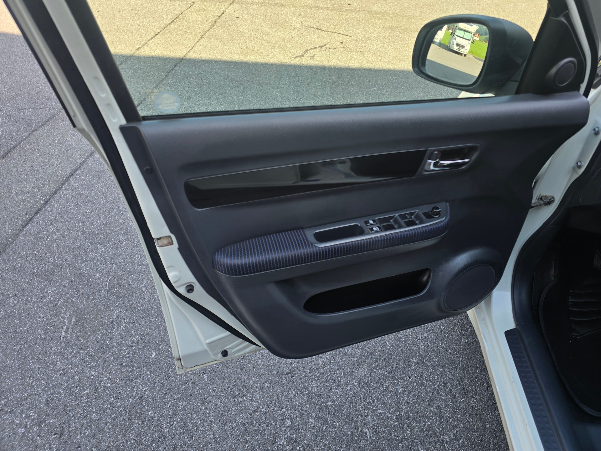SUZUKI Swift 1.3i 16V GL Top 4x4-image-12