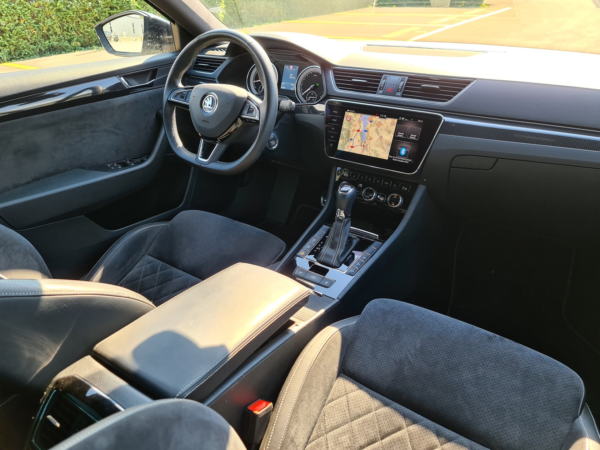 SKODA Superb Combi 2.0 TSI SportLine+ DSG 4x4-image-5