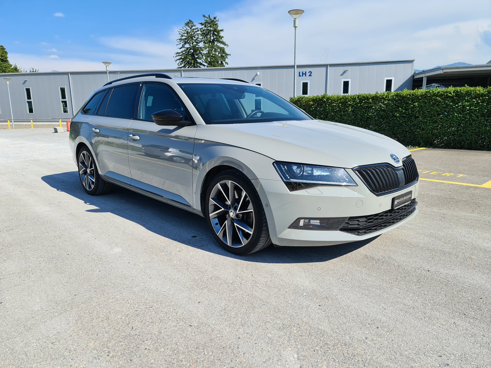 SKODA Superb Combi 2.0 TSI SportLine+ DSG 4x4-image-1