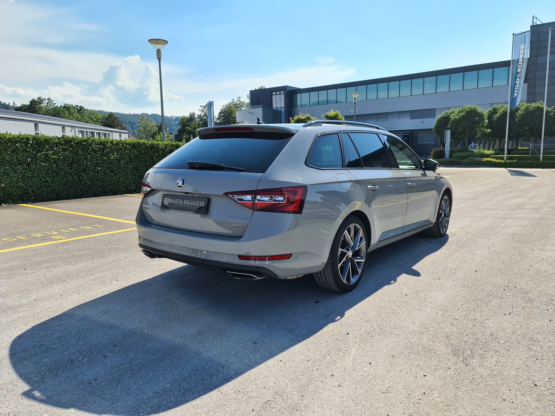 SKODA Superb Combi 2.0 TSI SportLine+ DSG 4x4-image-2