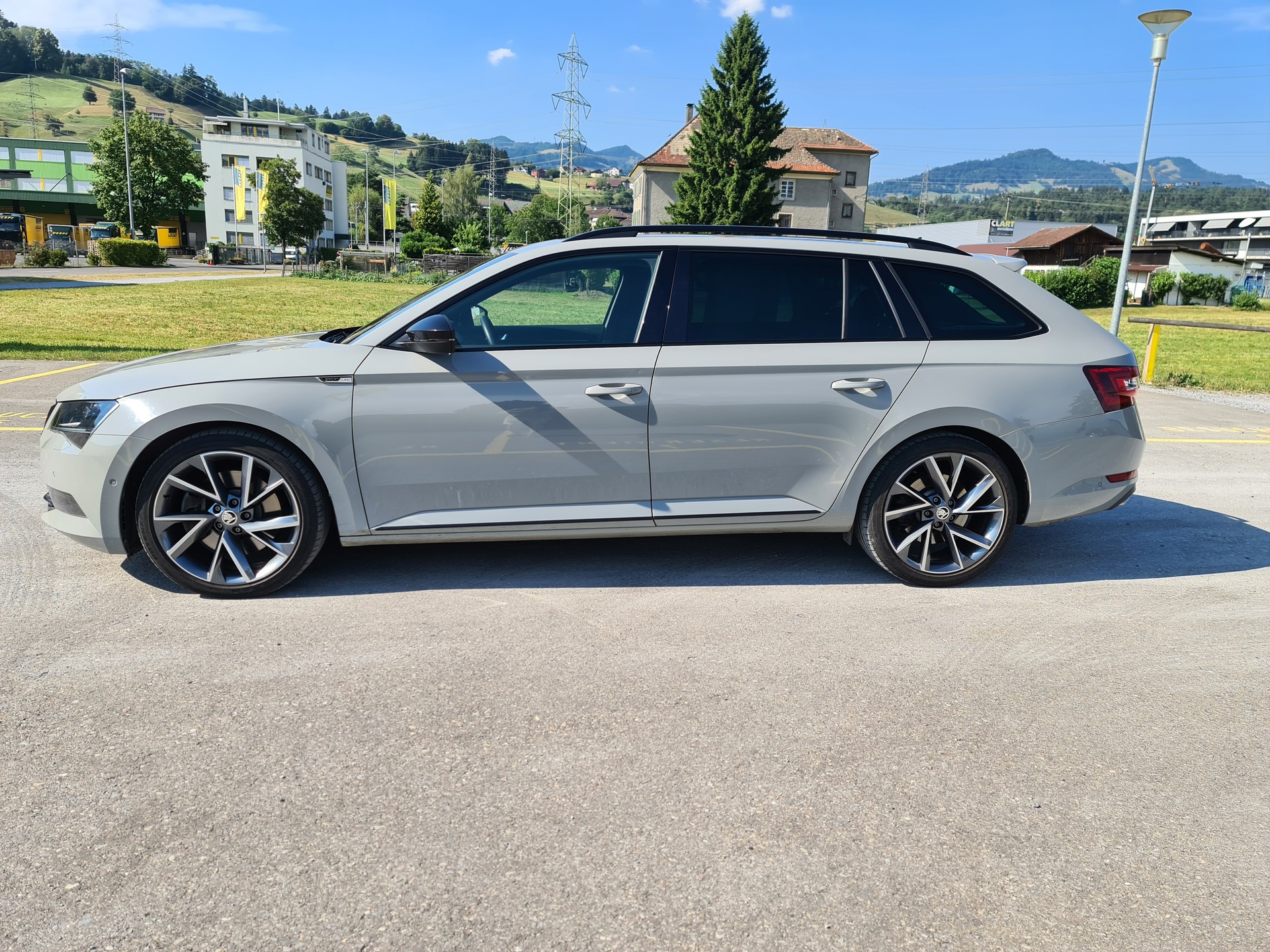 SKODA Superb Combi 2.0 TSI SportLine+ DSG 4x4-image-3