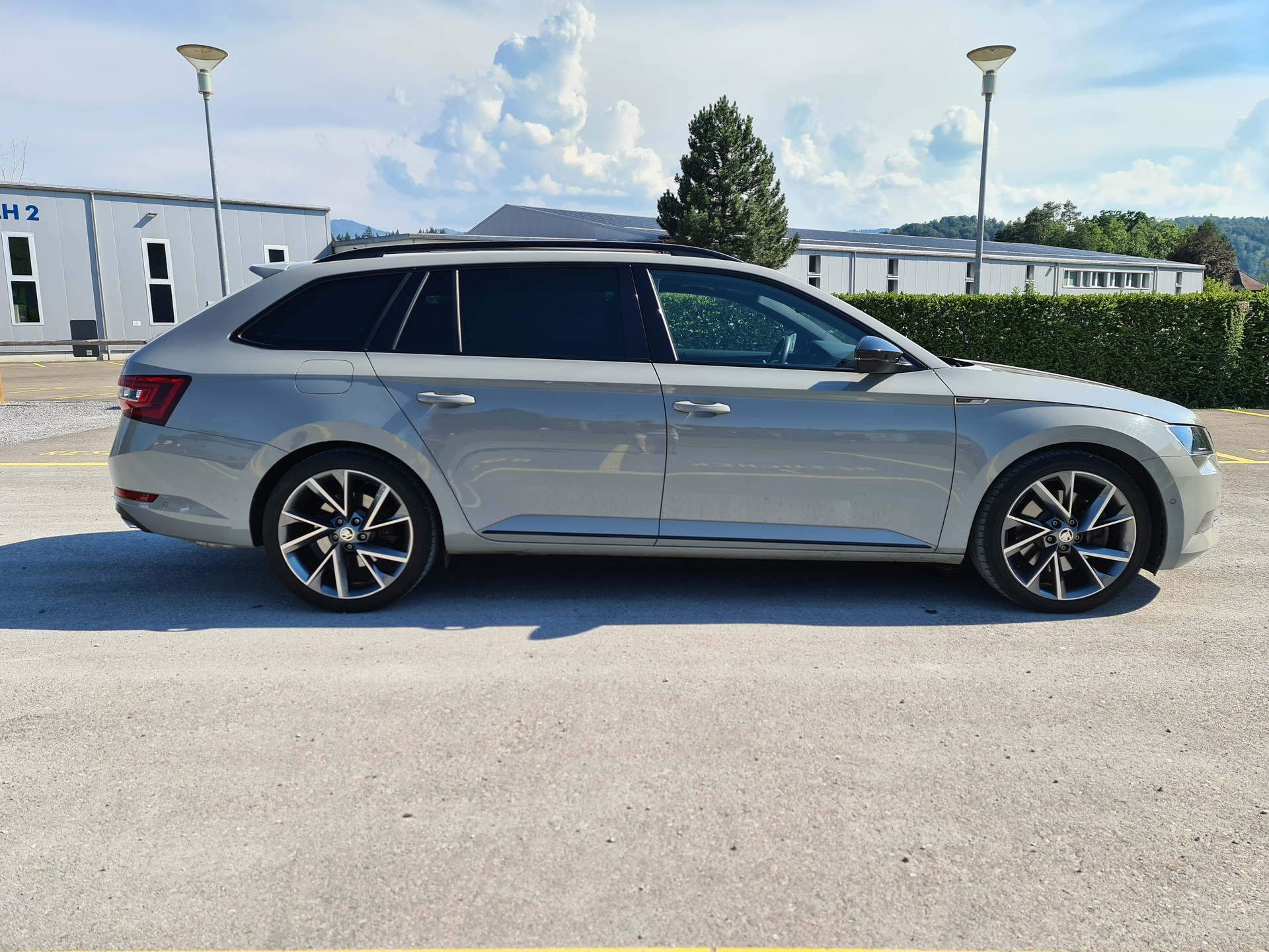 SKODA Superb Combi 2.0 TSI SportLine+ DSG 4x4-image-4