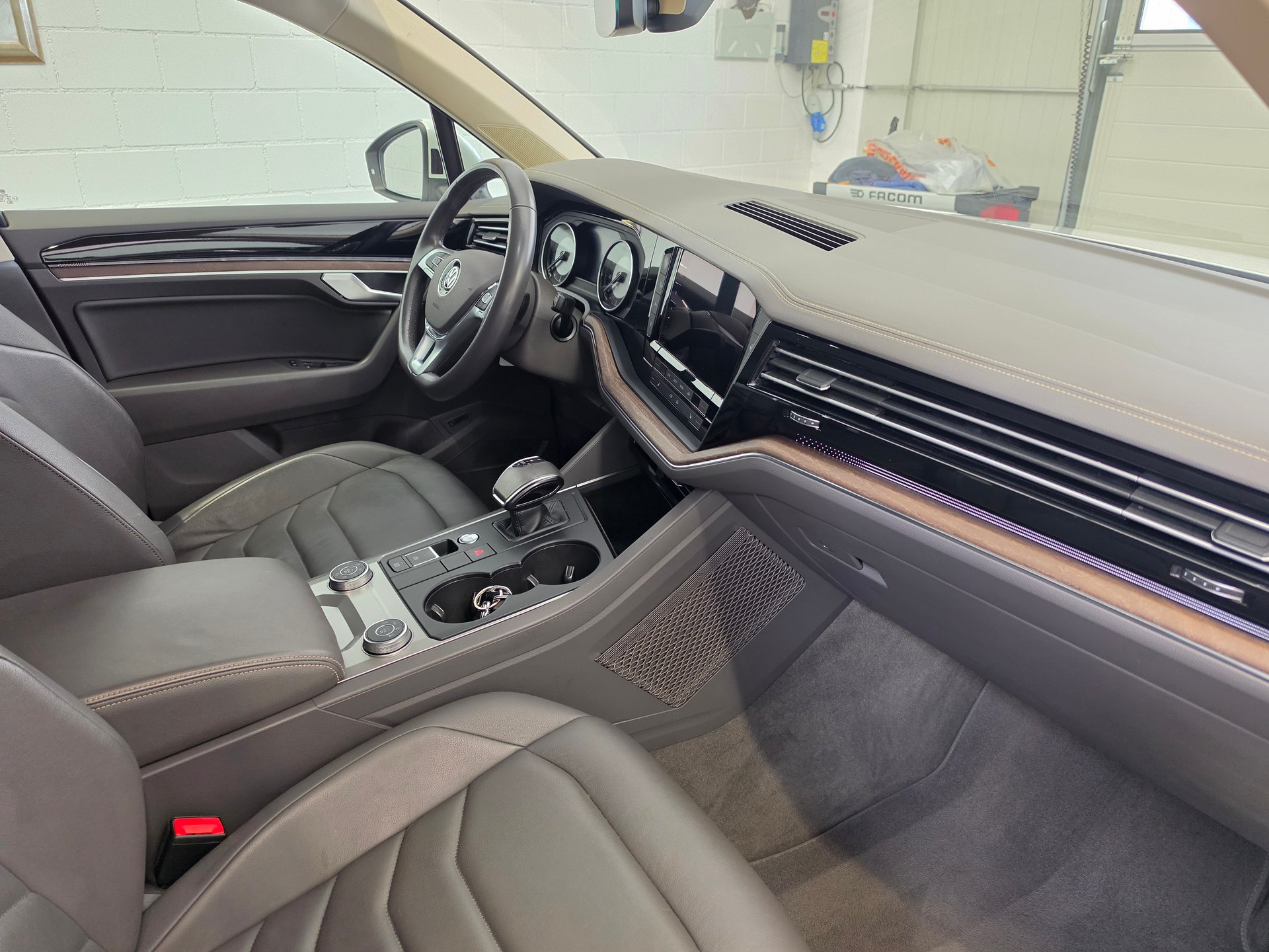 VW Touareg 3.0 TDI Atmosphere R-LINE Exterieur Tiptronic-image-17