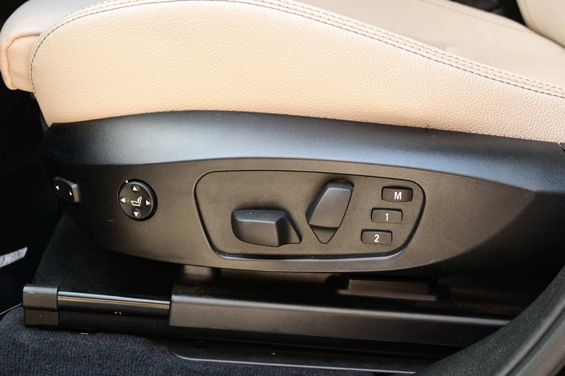 BMW X3 35d xDrive-image-11