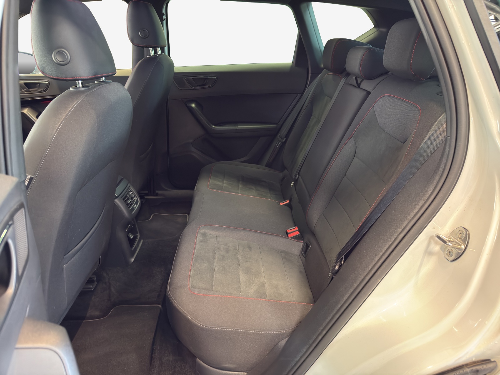 SEAT Ateca 2.0 TSI FR 4Drive DSG-image-11