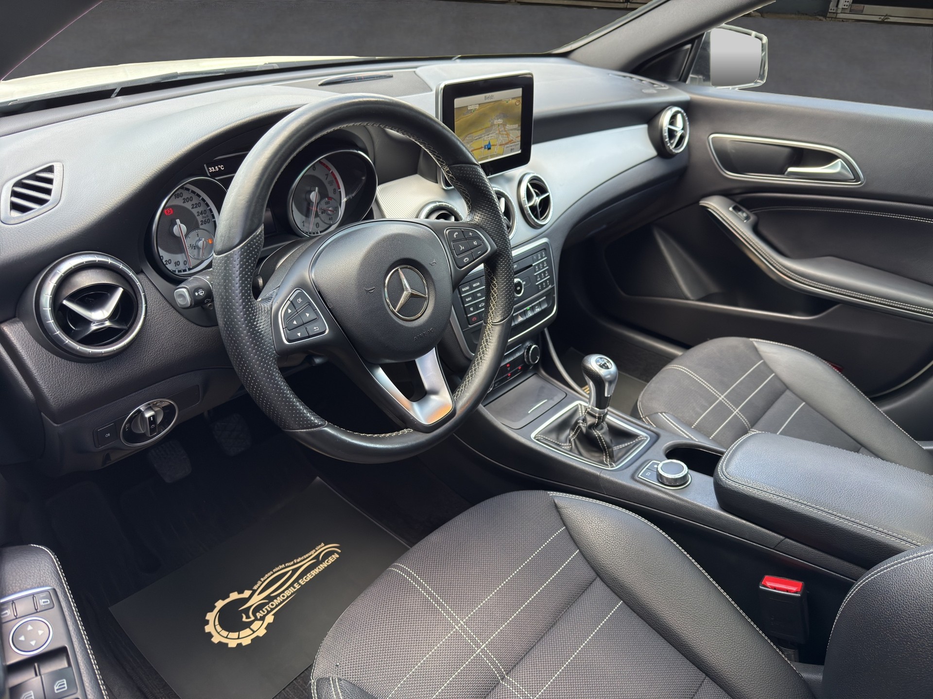 MERCEDES-BENZ CLA 200 Night Star-image-8