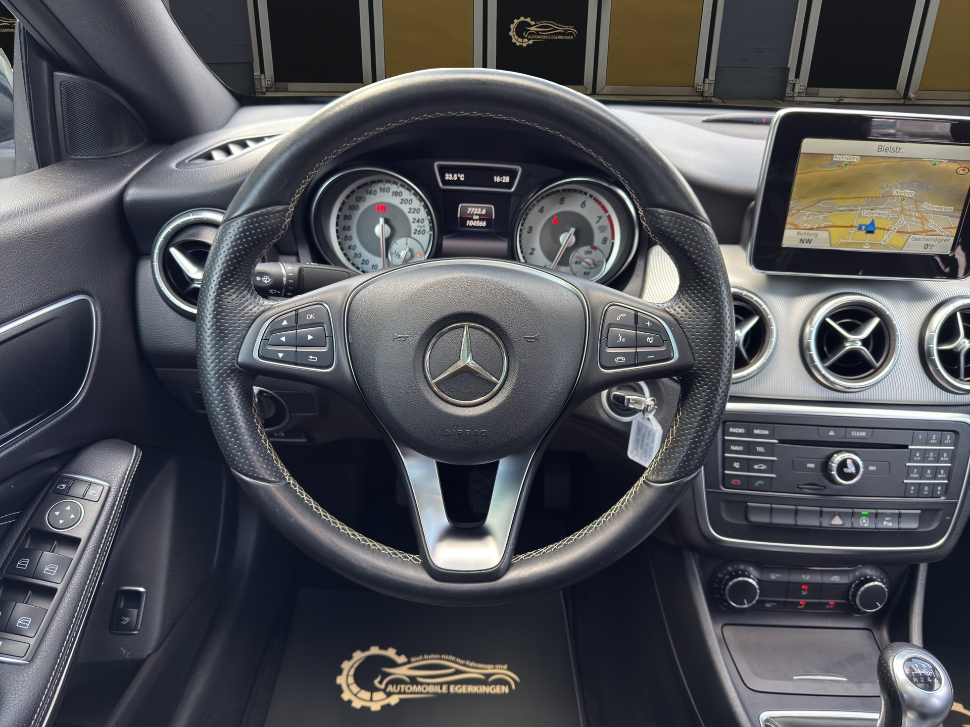 MERCEDES-BENZ CLA 200 Night Star-image-11