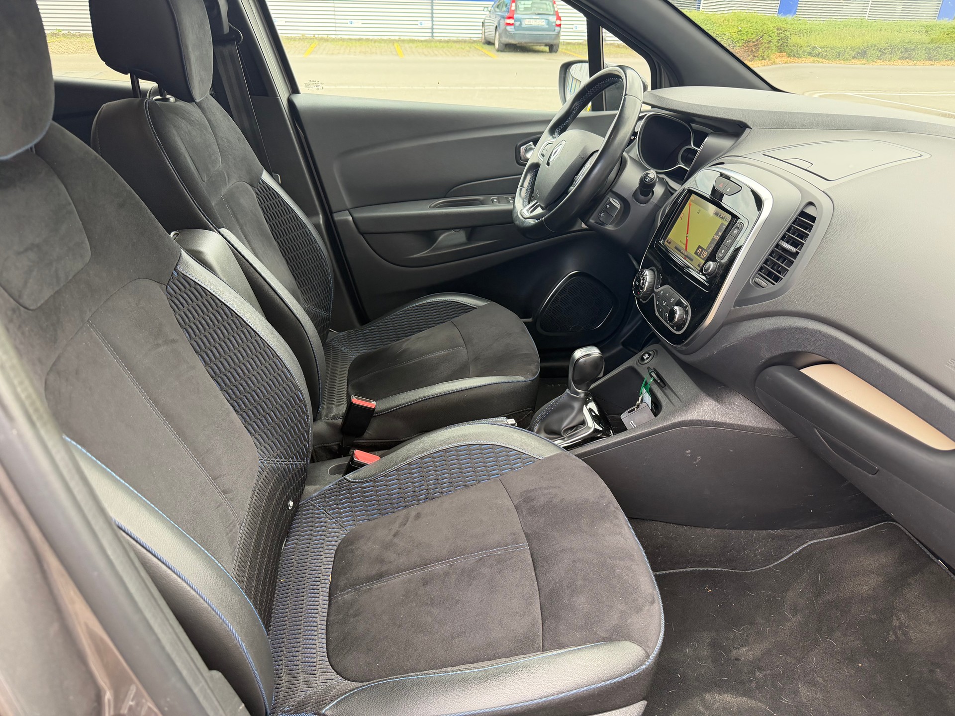 RENAULT Captur 1.3 T 16V S-Edition EDC-image-10