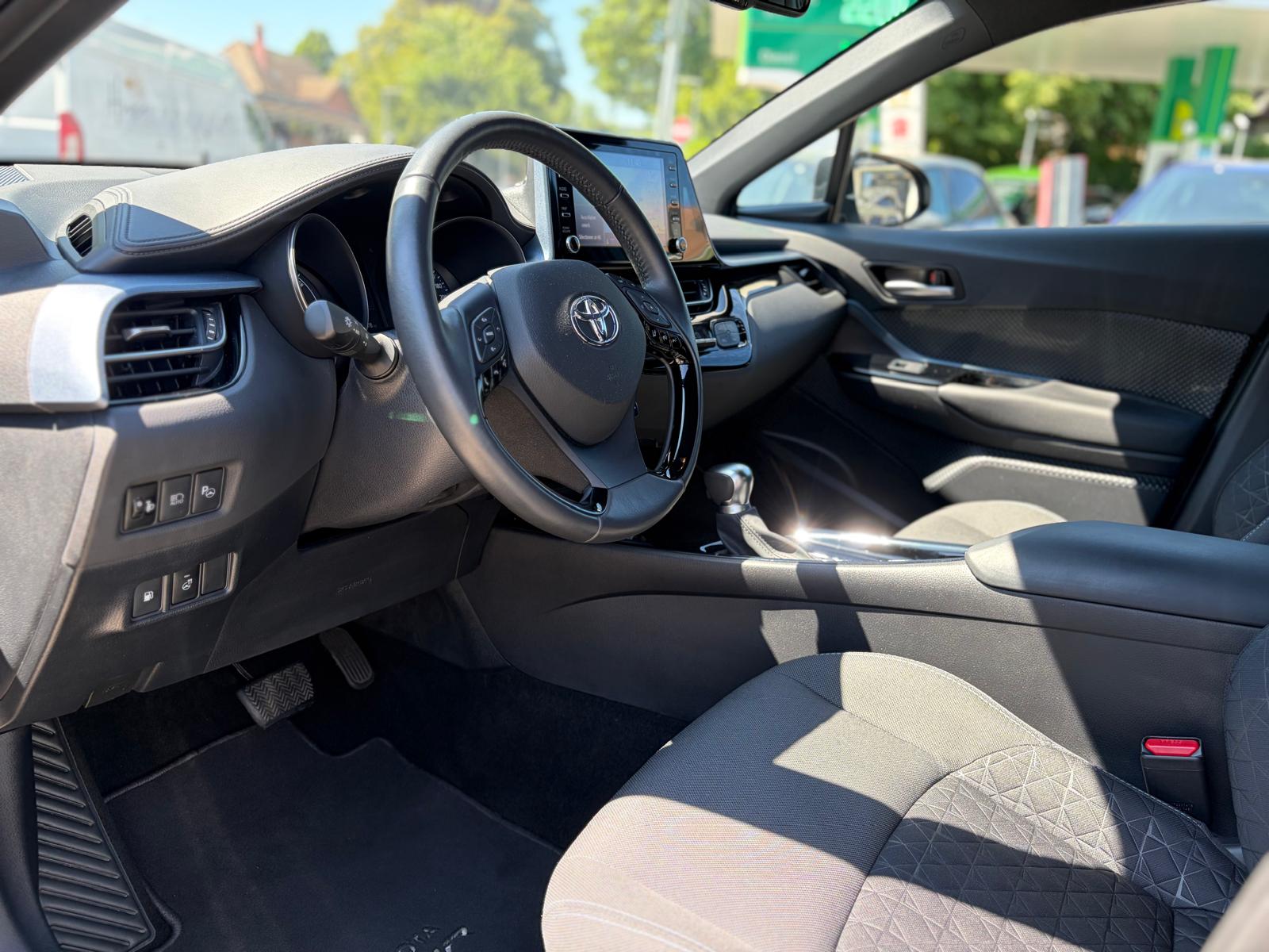 TOYOTA C-HR 1.8 HSD CVT Trend-image-8