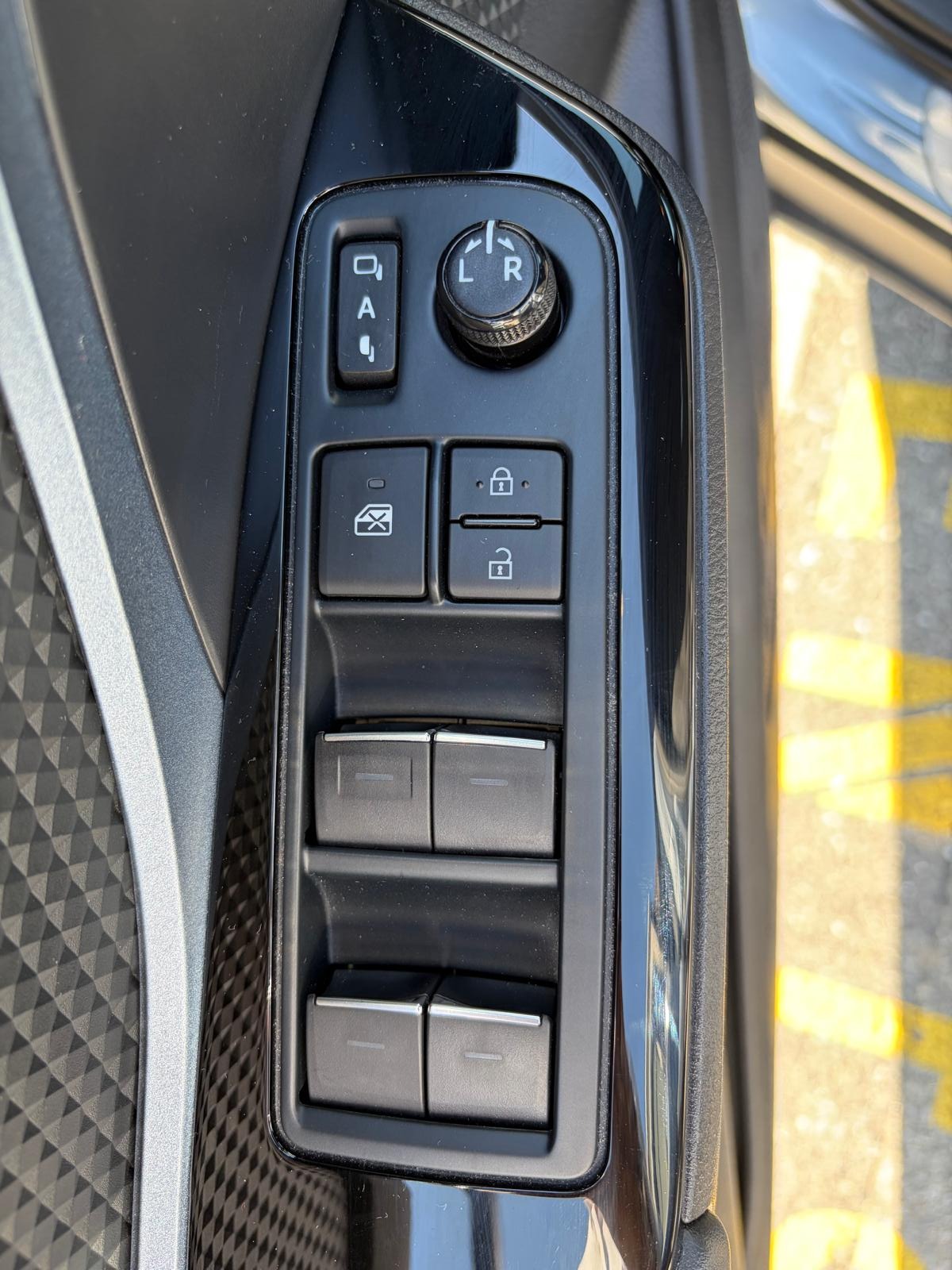 TOYOTA C-HR 1.8 HSD CVT Trend-image-17