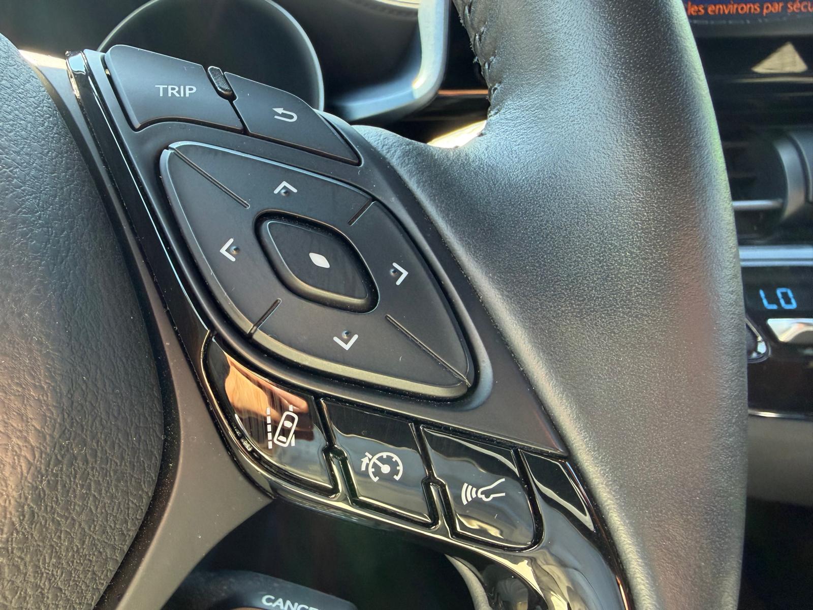 TOYOTA C-HR 1.8 HSD CVT Trend-image-16
