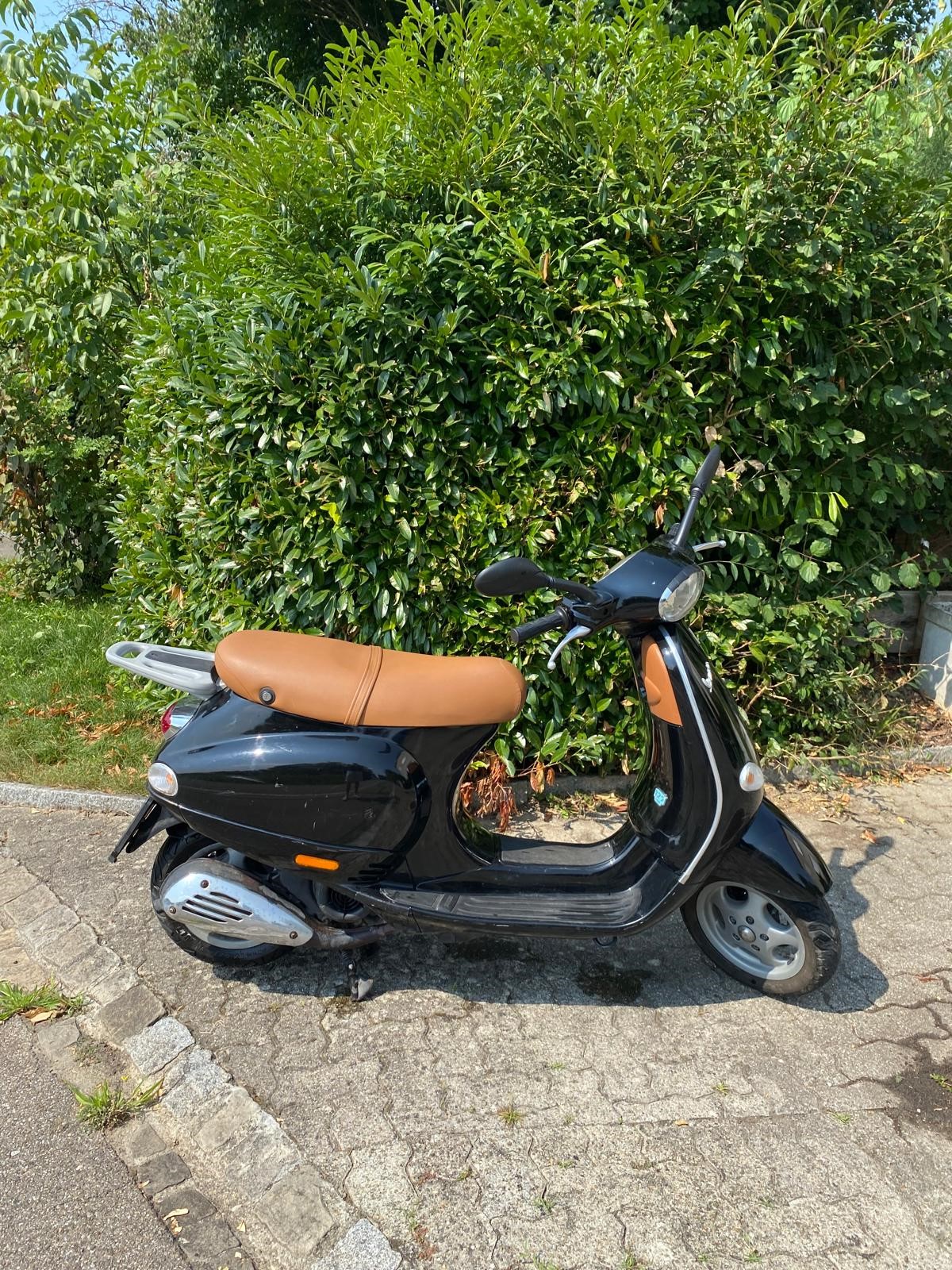PIAGGIO Vespa 125 ET4-image-1