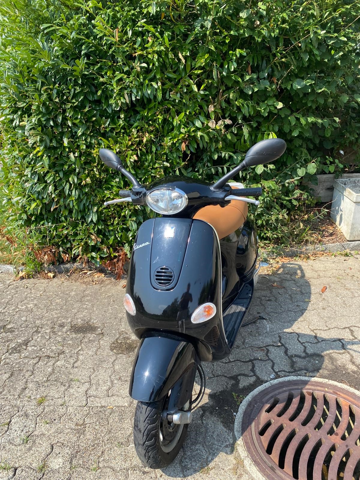PIAGGIO Vespa 125 ET4-image-3
