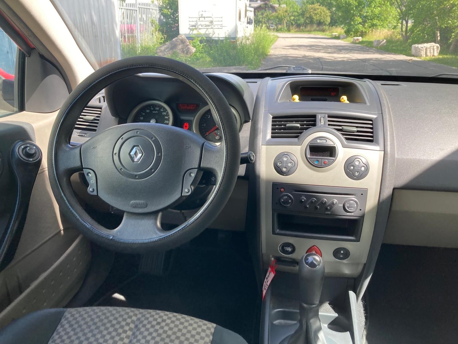 RENAULT Mégane Break 1.6 16V Dynamique-image-10