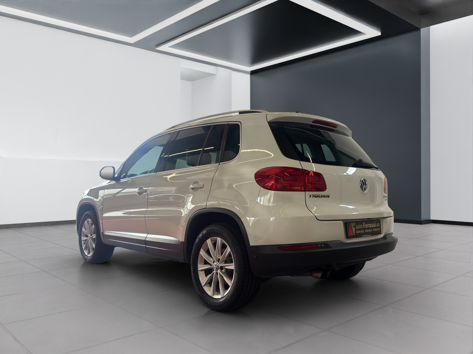 VW Tiguan 2.0 TSI Sport&Style 4Motion DSG-image-3