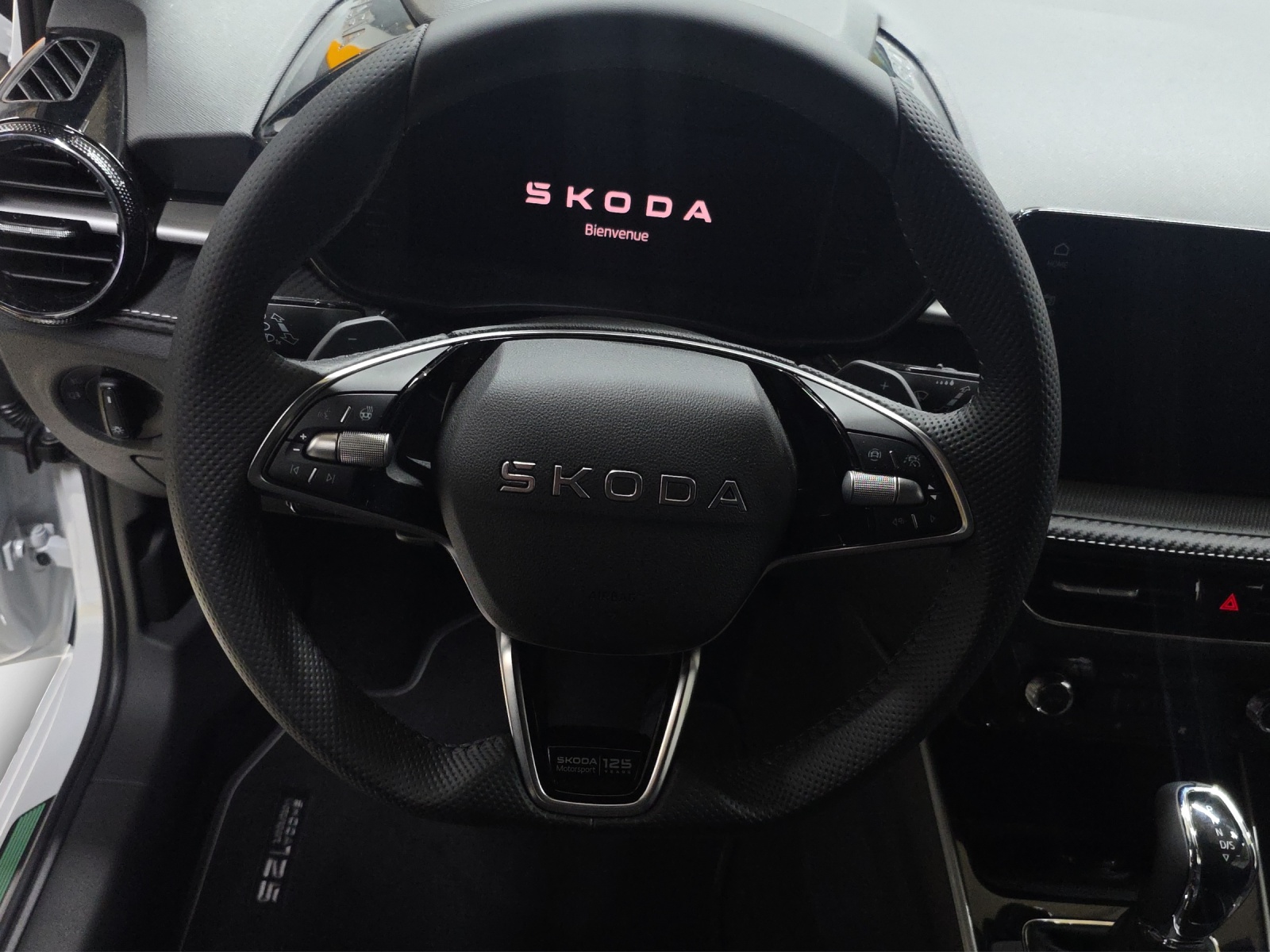 SKODA Fabia 1.5 TSI Motorsport DSG-image-9