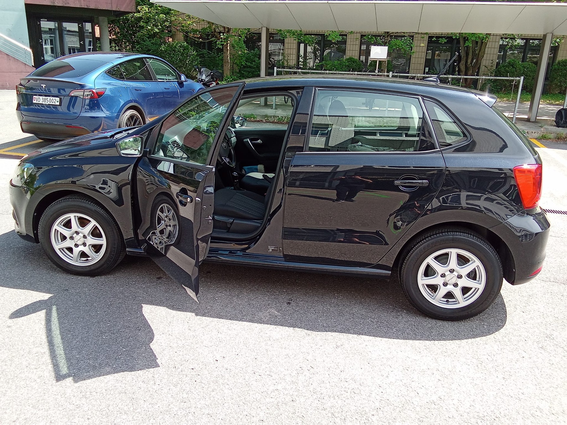 VW 1.0 MPI 75 BlueMT Value-image-1