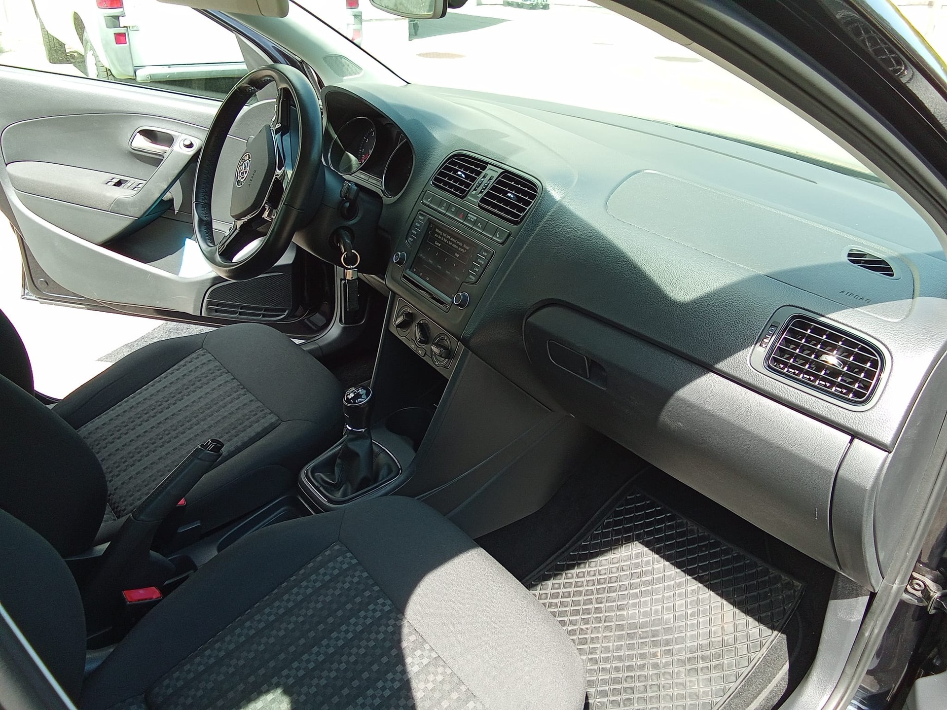 VW 1.0 MPI 75 BlueMT Value-image-3