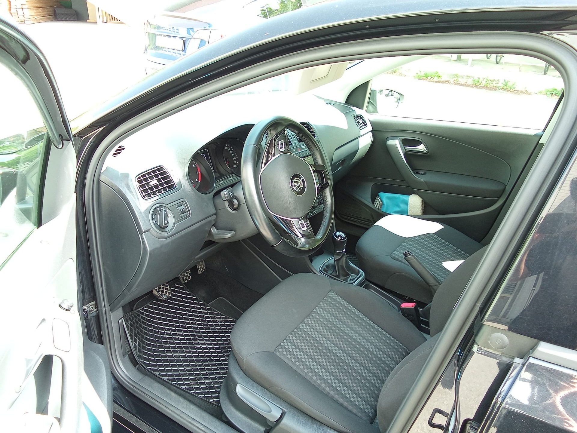 VW 1.0 MPI 75 BlueMT Value-image-5