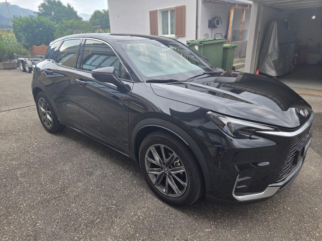 LEXUS 1.5 LBX Hybrid Elegant-image-2