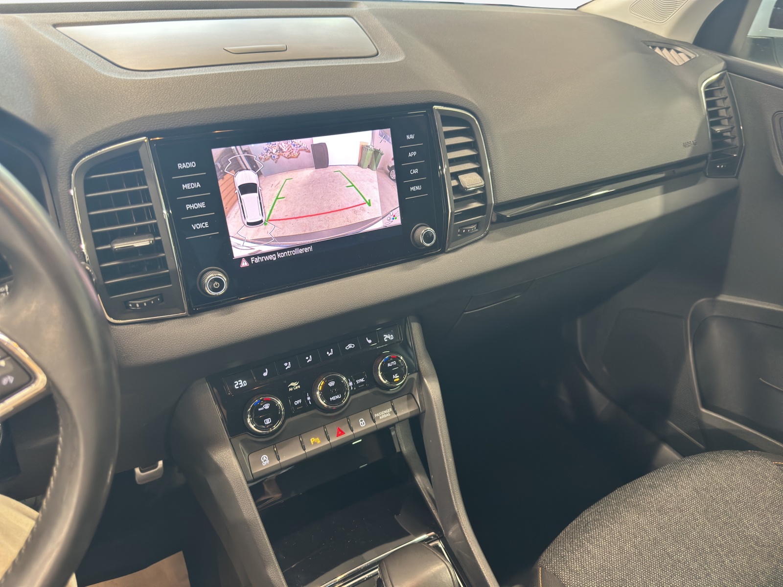 SKODA Karoq 2.0 TDI CR Clever 4x4 DSG-image-10