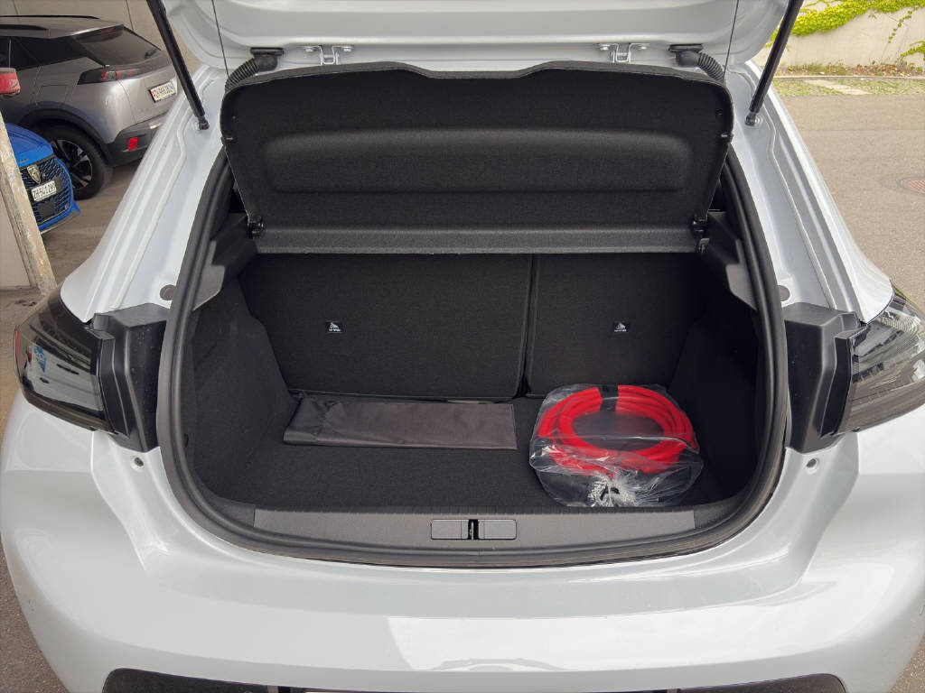 PEUGEOT 208 e-GT-image-8