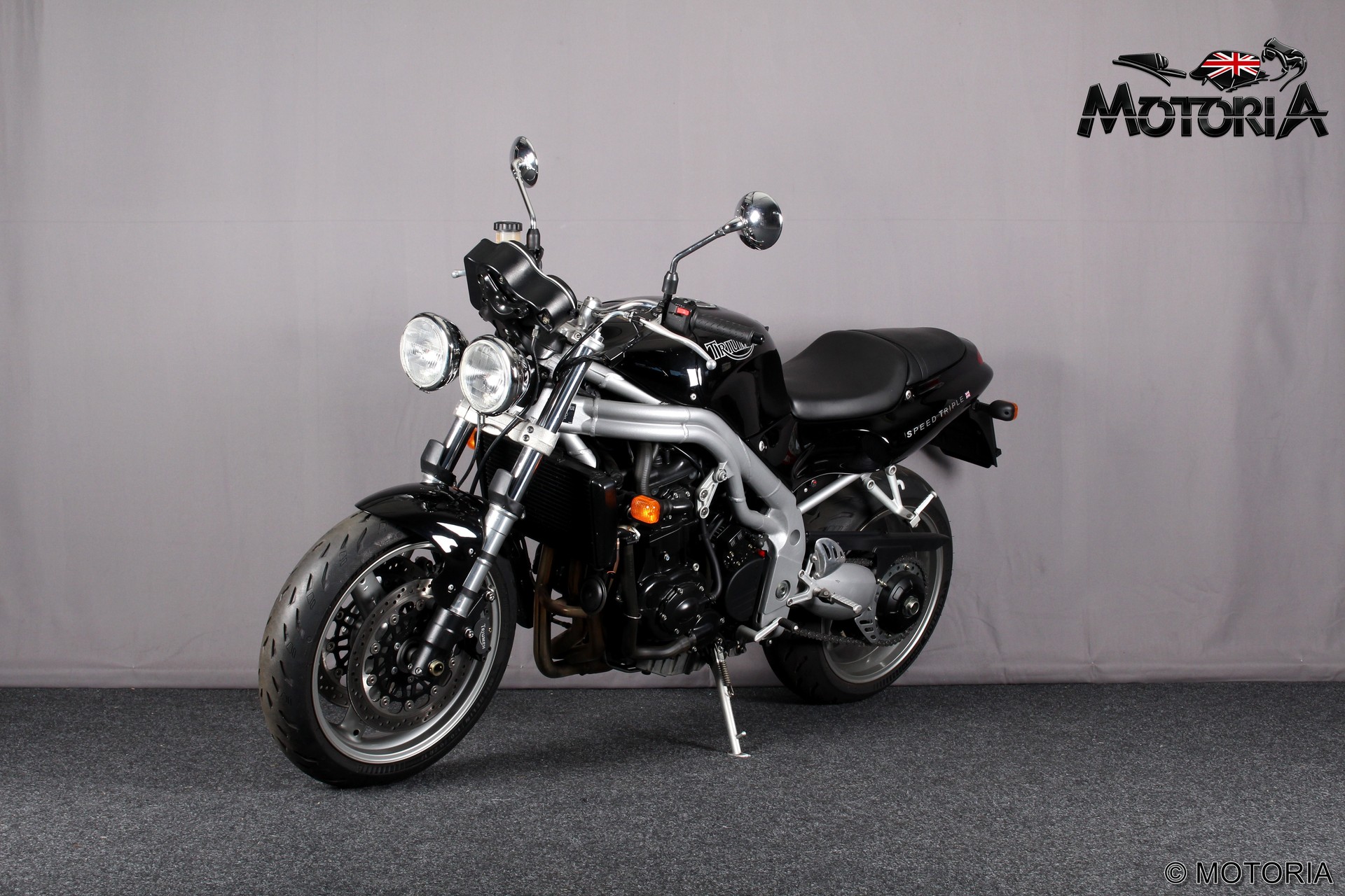 TRIUMPH Speed Triple 955-showroom-element-1