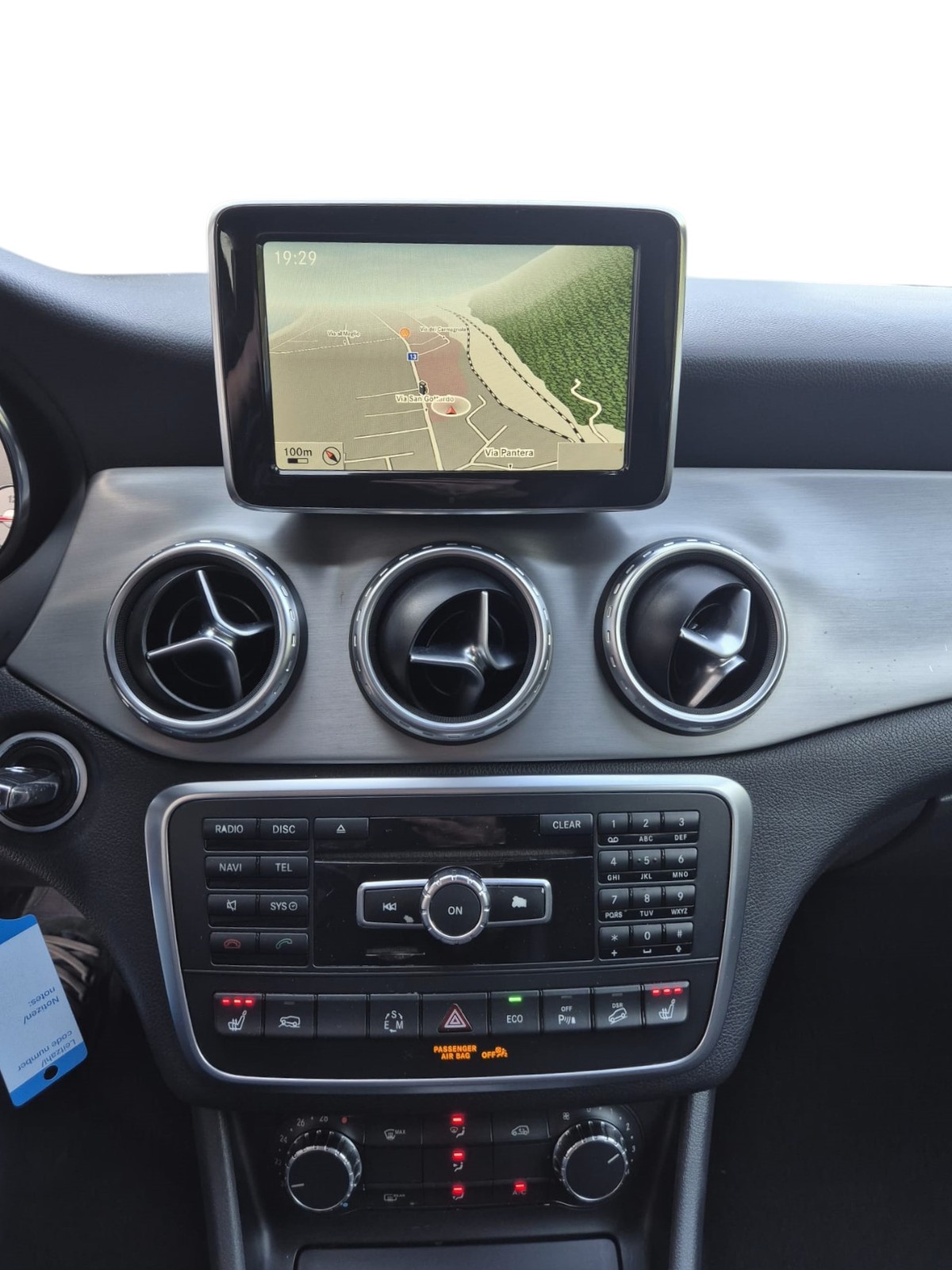 MERCEDES-BENZ GLA 250 AMG Line 4Matic 7G-DCT-image-11