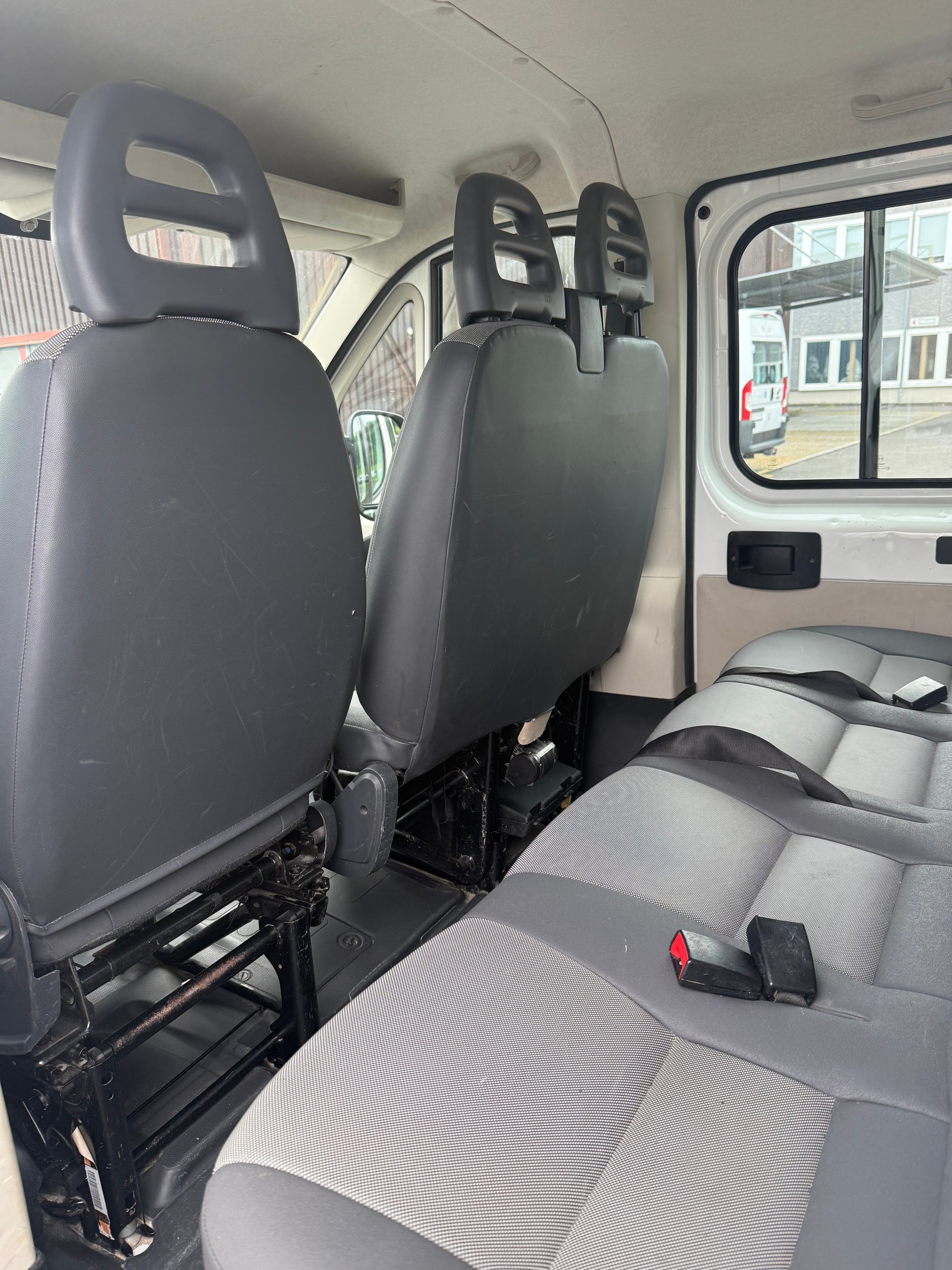CITROEN Jumper 35+ 2.0 BlueHDi 160 Attraction L4-image-9