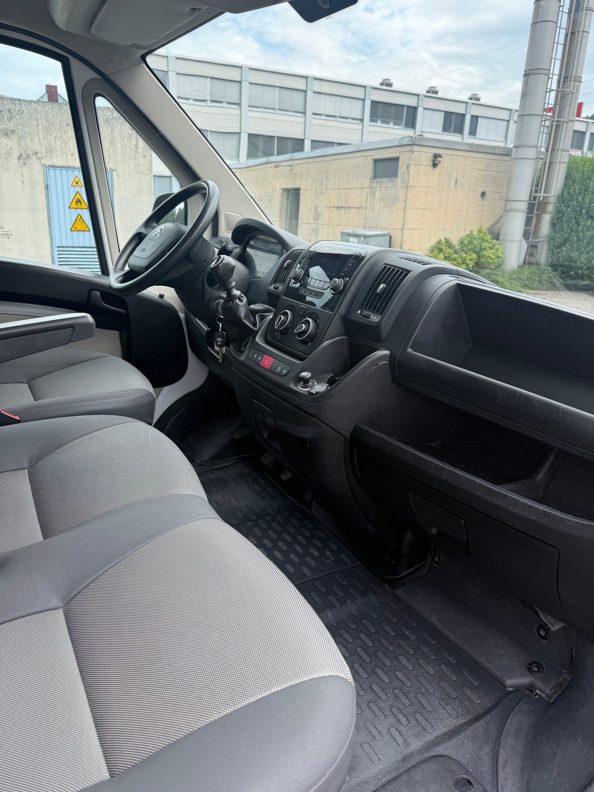 CITROEN Jumper 35+ 2.0 BlueHDi 160 Attraction L4-image-8