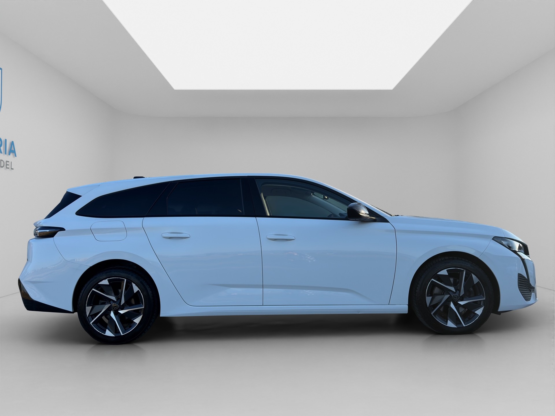 PEUGEOT 308 SW 1.5 BlueHDI Allure Pack EAT8-image-5