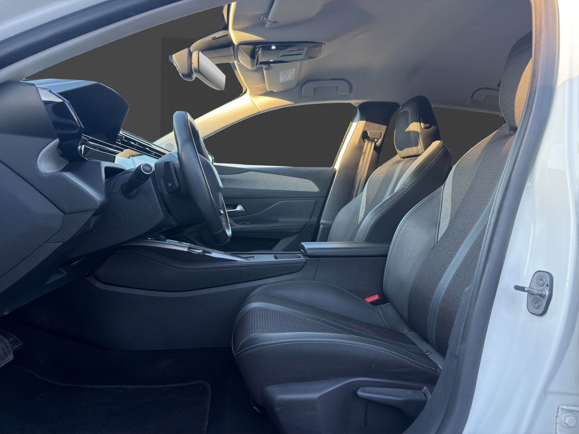 PEUGEOT 308 SW 1.5 BlueHDI Allure Pack EAT8-image-9