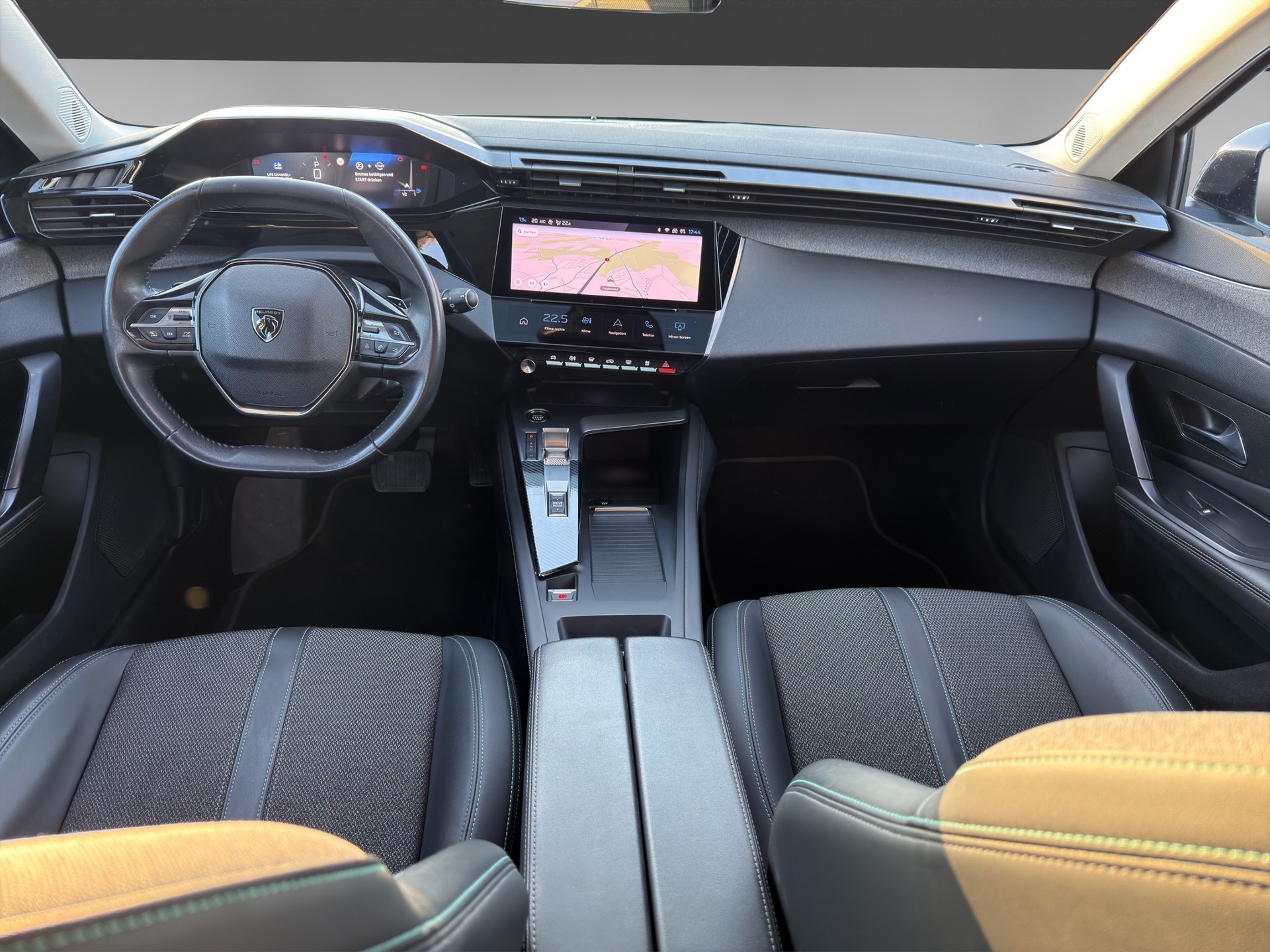 PEUGEOT 308 SW 1.5 BlueHDI Allure Pack EAT8-image-10
